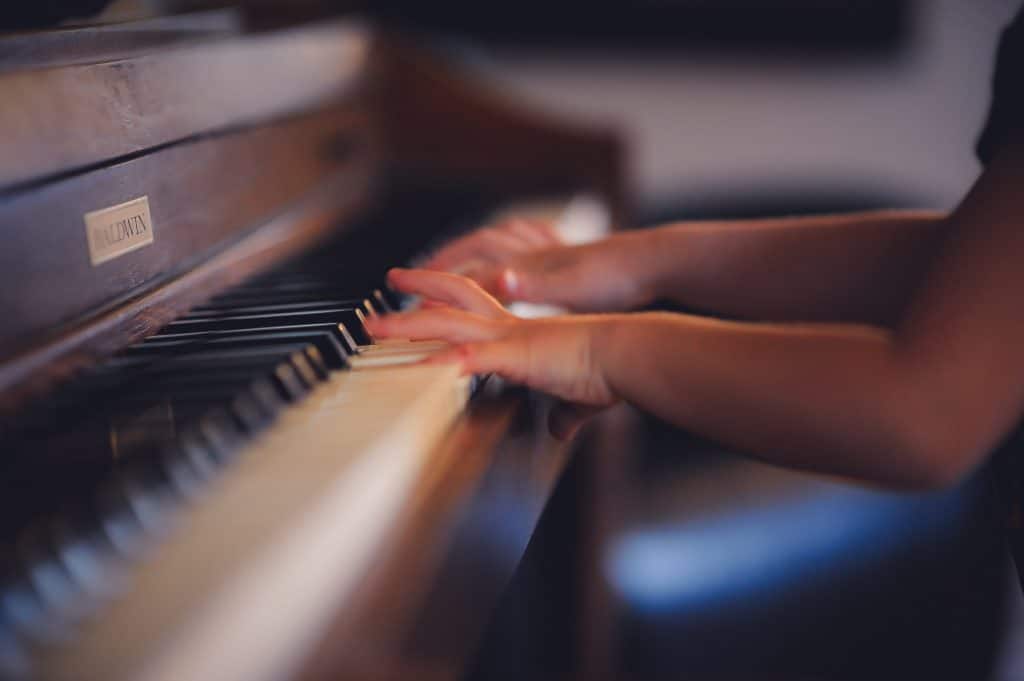 piano practice child
